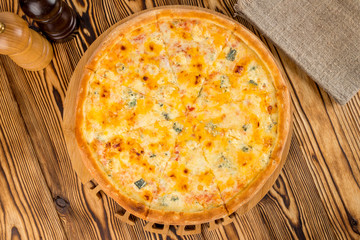 Pizza Quattro formaggi