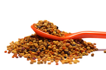 Blütenpollen Propolis auf einem Löffel