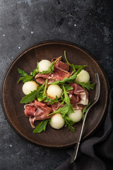 prosciutto, melon and arugula salad