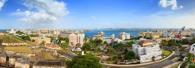 Fototapete Rund Schöner Panoramablick auf das Stadtbild von San Juan, Puerto Rico, von San Cristobal . aus gesehen © dennisvdwater