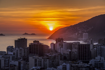 Fototapeta premium Sunset on the hill of Cantagalo