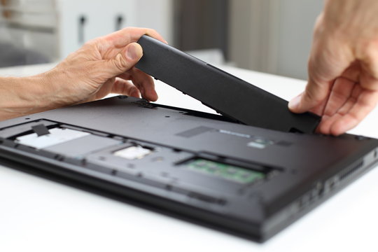 Laptop Notebook Reparatur oder Akku Tausch