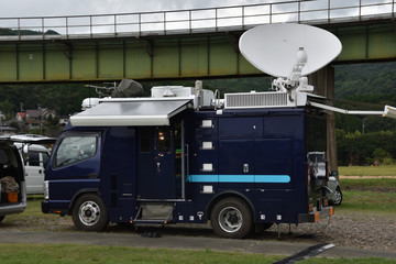 テレビ中継車