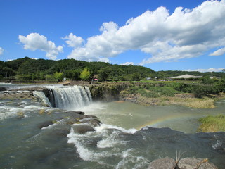 原尻の滝（日本の滝100選）と虹　大分県　日本　