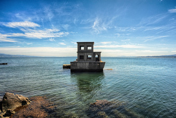 静かに浮ぶ明日