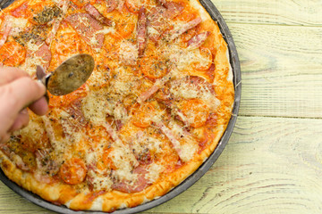 Pizza and pizza knife .