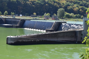 Schleusenanlage Müden an der Mosel