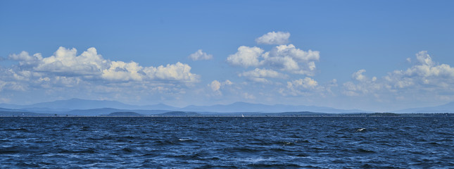 Obraz premium Sailboat on lake Champlain 209