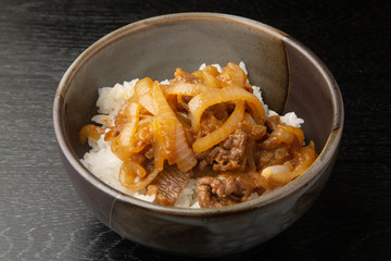 バラ焼き丼
