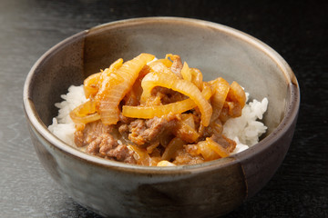バラ焼き丼