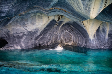 Detail of the marble cathedral in lake General Carrera with blue water, Patagonia of Chile. Carretera Austral - obrazy, fototapety, plakaty