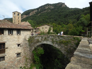 Obraz premium Beget. Pueblo bonito de Girona, Cataluña, España