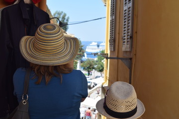 Blick über die Hüte  © BitBot