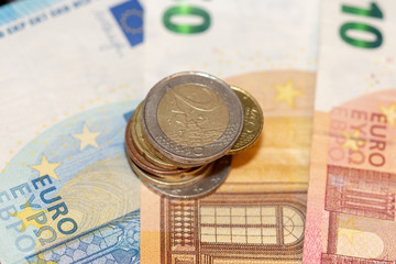 Euromünzen mit Eurobanknoten