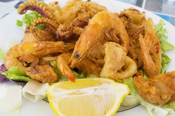 piatto di gamberoni fritti