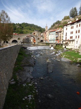 Puente de Camprodon. Pueblo medieval de Girona, Cataluña, España