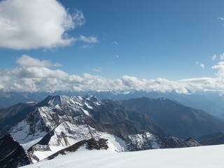 Obraz premium beautiful glacier hike and clim to Weisskugel mountain
