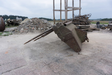 Alte Schaufel mit Spitzen