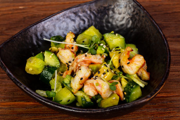 Salad with shrimp and avocado