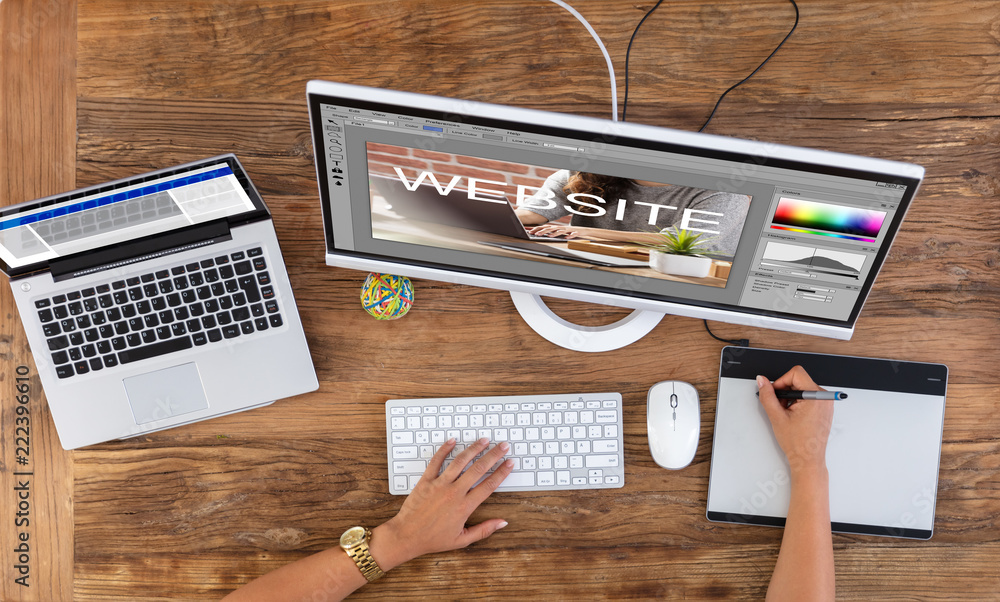 Aufkleber Designer Creating Website On Computer