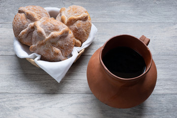 Pan de muerto y café