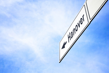 Fototapeta premium Signboard pointing towards Hanover