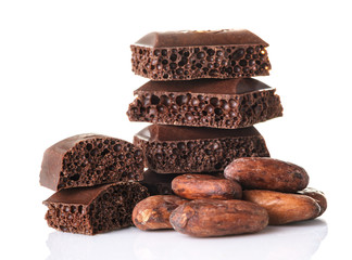 Porous chocolate pieces