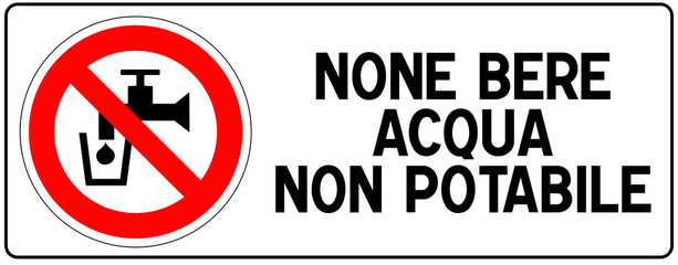 Panneau Eau non potable écrit en italien