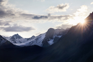 Obraz premium Sunrise in the mountains