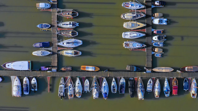 Luftbild vom Hamburger Yachthafen