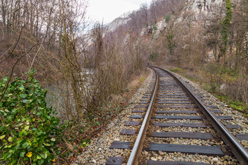 Obraz premium Old scenic railroad in Transylvania, in autumn