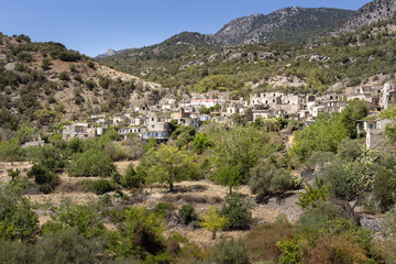 Fototapeta na wymiar Das verlassene Bergdorf Kalami im Süden von Kreta, Griechenland
