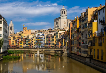 Fototapeta na wymiar Riverside houses in Girona's Old quarter