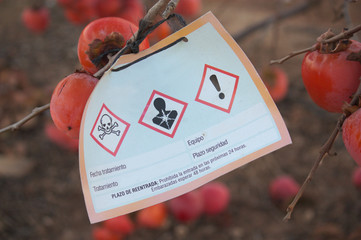 Warning label that fields have been sprayed