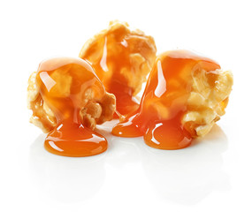 popcorn with caramel sauce