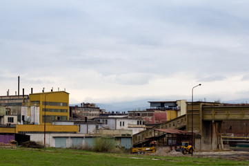 Old decomissioned plant © Les Palenik