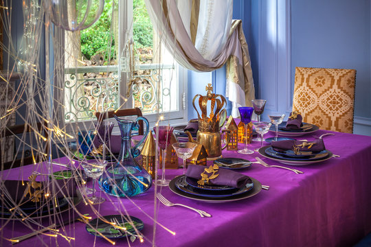 D&eacute;cor No&euml;l ultra violet laiton couleurs guirlandes