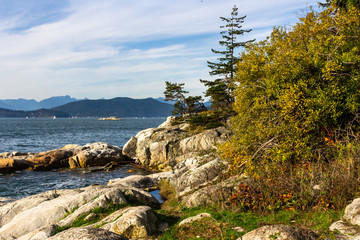Fototapeta na wymiar Coastline view, Lighthouse Park, Vancouver, BC, Canada. 