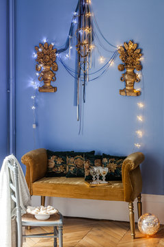 D&eacute;cor No&euml;l ultra violet laiton couleurs guirlandes