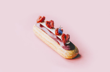 Eclair With Berries