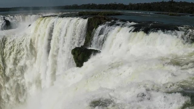 Great waterfall - Igua&ccedil;&uacute; falls slowmotion