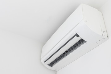 新築室内のエアコン