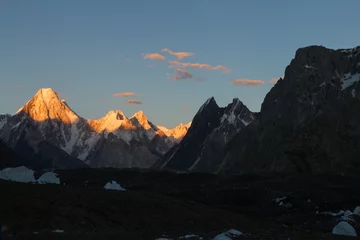 Foto auf Acrylglas Gasherbrum Gasherbrum 4 Berggipfel auf der K2 Trekkingroute auf dem Weg zum Concordia Camp, K2 Base Camp Trek, Pakistan