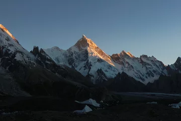 Keuken foto achterwand K2 Gasherbrum 4 bergtop op K2 trekkingsroute langs de weg naar Concordia camp, K2 Base Camp trek, Pakistan