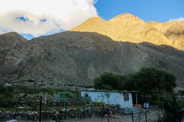 Crédence de cuisine en verre imprimé Gasherbrum Oasis of green trees on the way to K2 base camp, Trekking along in the Karakorum Mountains in Northern Pakistan, Askole village, Pakistan.