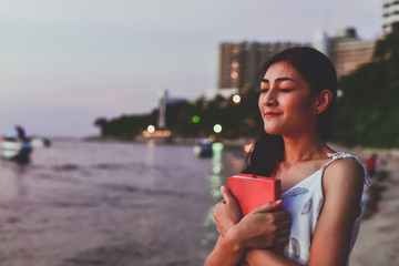 Beautiful Girls to relax for learning relaxation.