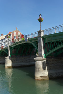 Bridge of La Ferté sur Jouarre village 