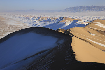 sand dunes gobi desert