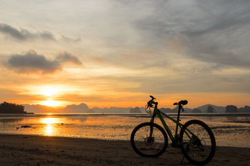 Fototapeta na wymiar Bicycle on the beach