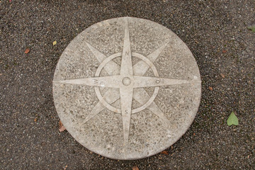 Kompass aus Naturstein